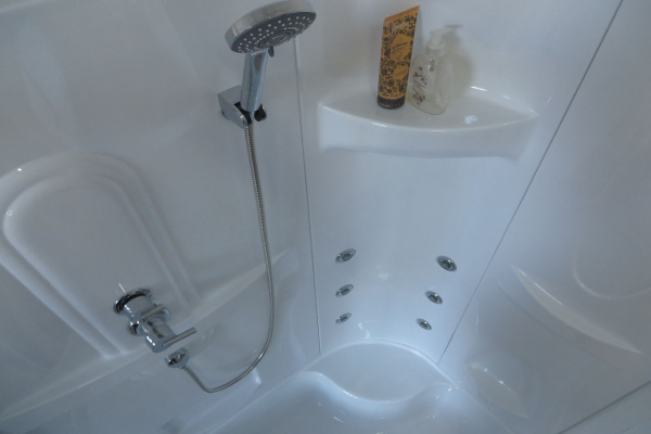 Гидромассажный бокс Royal Bath 120х80х217, прозрачное  стекло, белый профиль, правая, RB 8120ВК2-Т-R