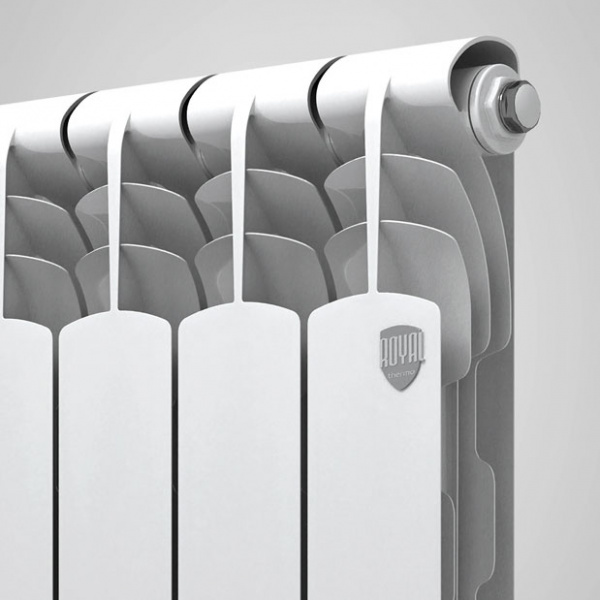 Радиатор биметаллический Royal Thermo Revolution Bimetall 350 - 4 секции, белый, RTRB35004